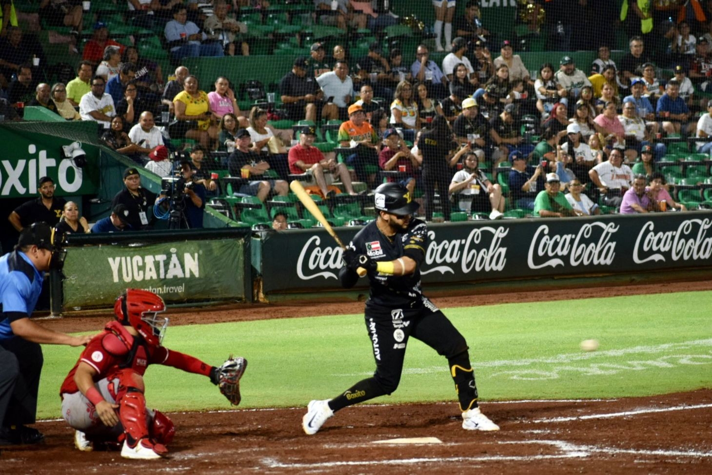 Leones de Yucatán se impone a El Águila de Veracruz en el Parque Kukulcán