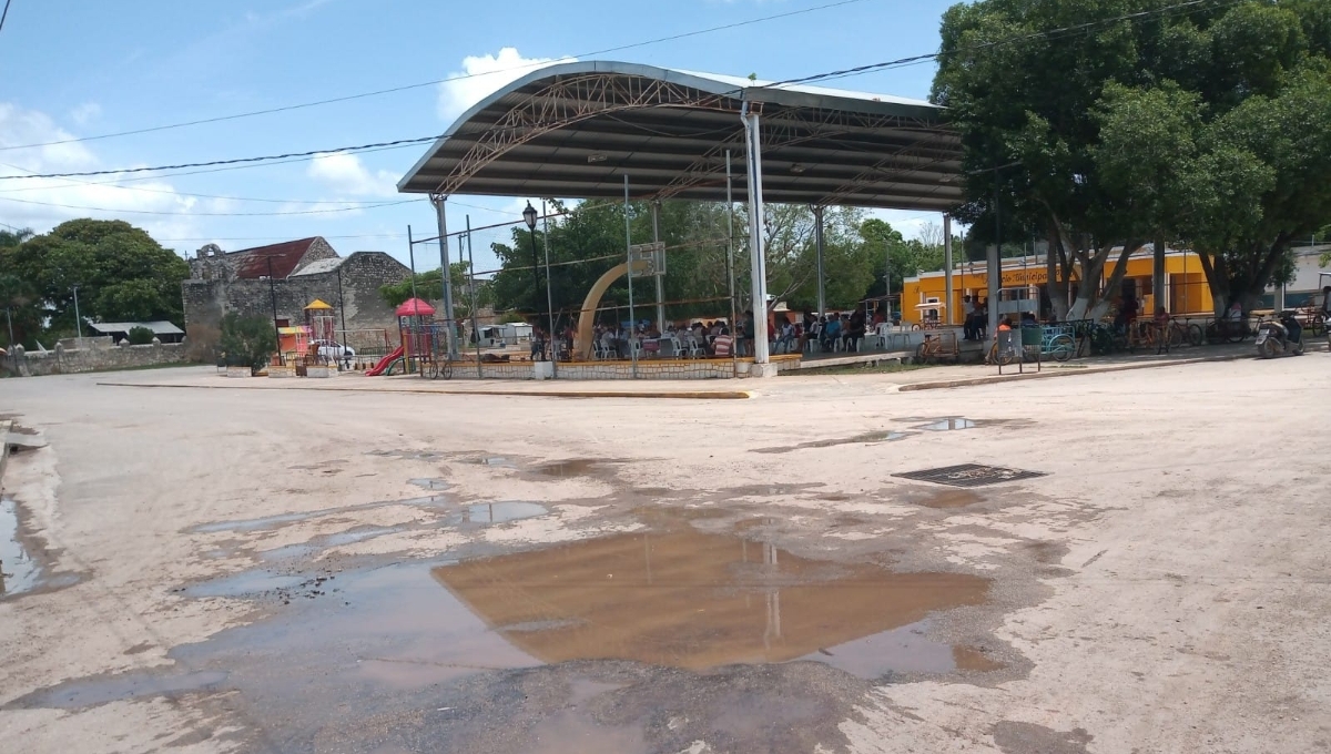 Los vecinos piden desazolvar pozos en Pocboc para evitar inundaciones