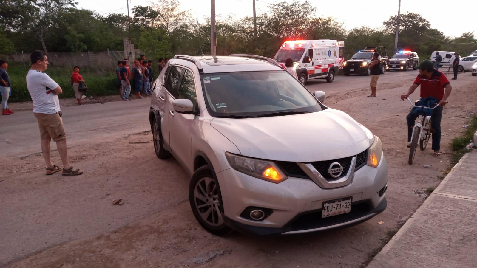 El motociclista murió luego del fuerte golpe contra el auto El motociclista murió luego del fuerte golpe contra el auto
