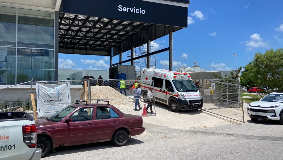 Sus compañeros llamaron al número de emergencia al no poder hacer nada para ayudarlo