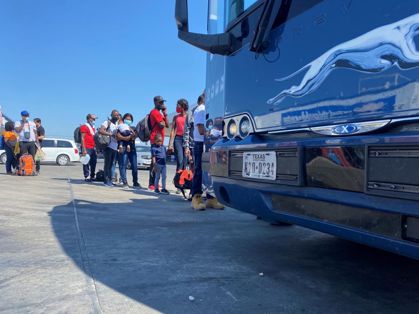 Muere niño de 3 años que viajaba en autobús que transportaba migrantes hacia Chicago