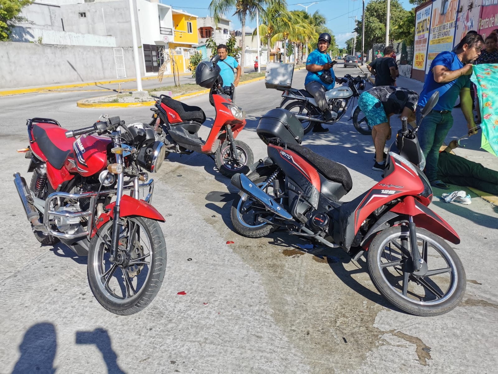 Motociclistas chocan por exceso de velocidad en Ciudad del Carmen Motociclistas chocan por exceso de velocidad en Ciudad del Carmen