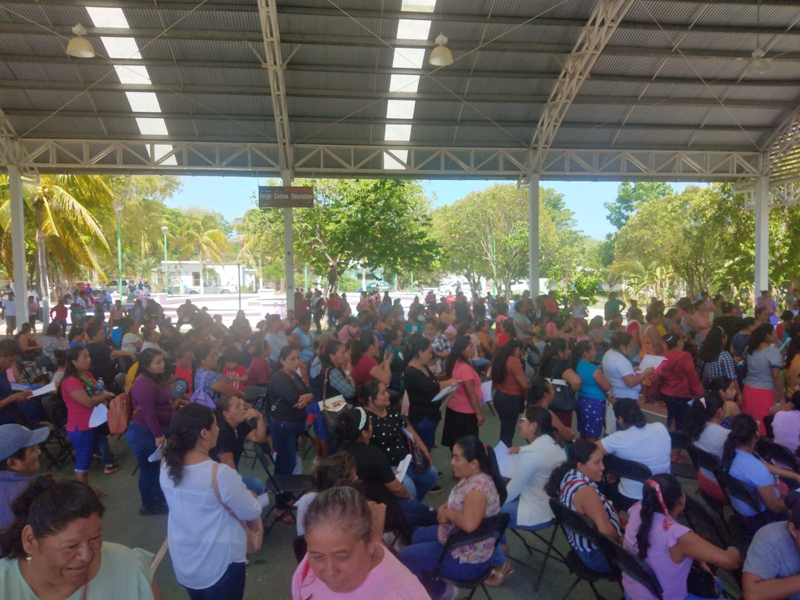 Se registró gran afluencia de personas de Sabancuy