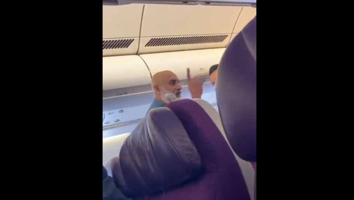 El pasajero que provocó todos los retrasos en el avión. Foto: Especial El pasajero que provocó todos los retrasos en el avión. Foto: Especial