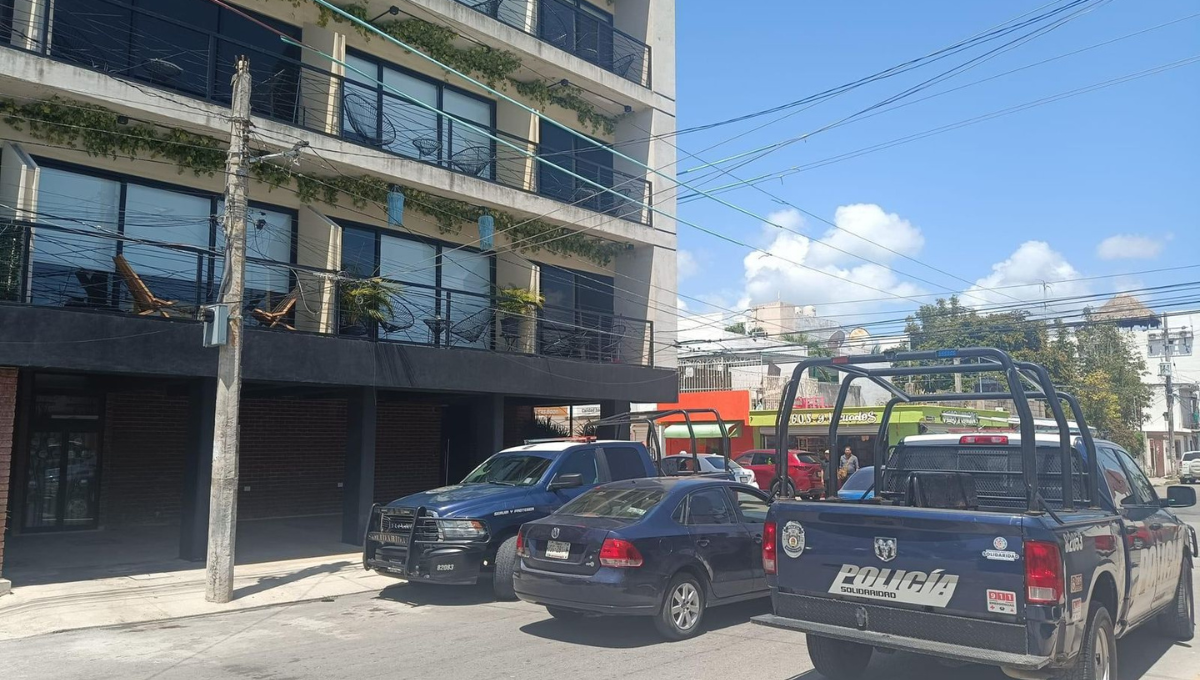 El hombre cayó, pero cables de luz amortiguaron el golpe