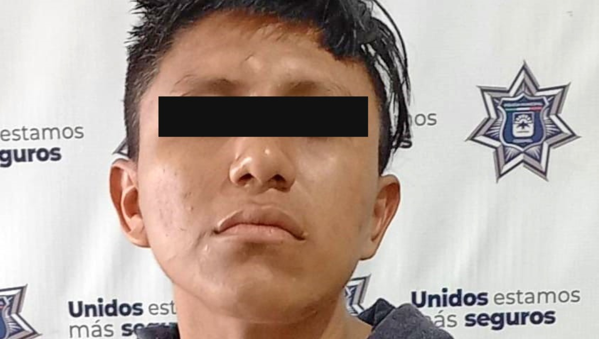 En su intento de escapar ocasionó daños en una tienda Oxxo En su intento de escapar ocasionó daños en una tienda Oxxo