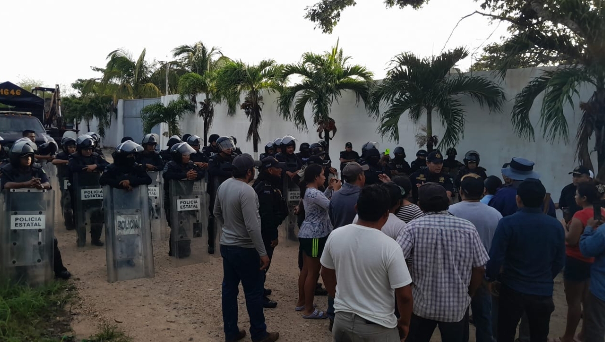 Bloquean a campesinos de Ixil; acusan de intentar despojarlos de sus tierras
