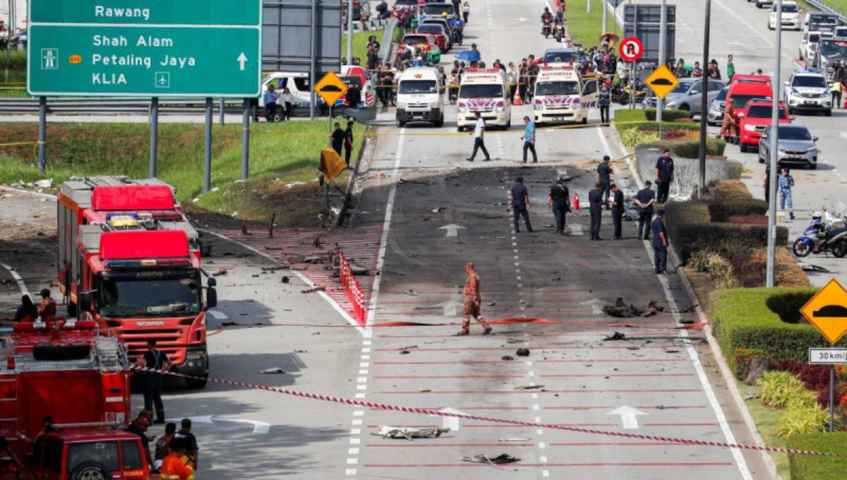 La vía principal fue cerrada por varias horas. Foto: Especial La vía principal fue cerrada por varias horas. Foto: Especial