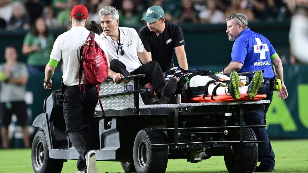 El duelo de la semana 2 de la pretemporada de la NFL entre Eagles y Browns terminó con empate 18-18 y las lesiones de Cleveland y Ojomo. El duelo de la semana 2 de la pretemporada de la NFL entre Eagles y Browns terminó con empate 18-18 y las lesiones de Cleveland y Ojomo.