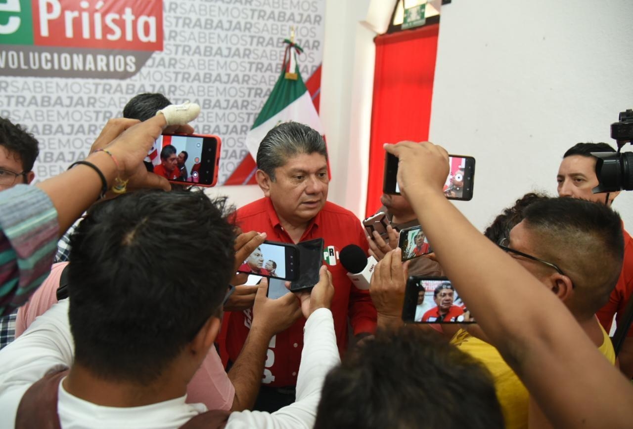 El presidente del PRI se queja que el PAN se adelantó a los tiempos electorales