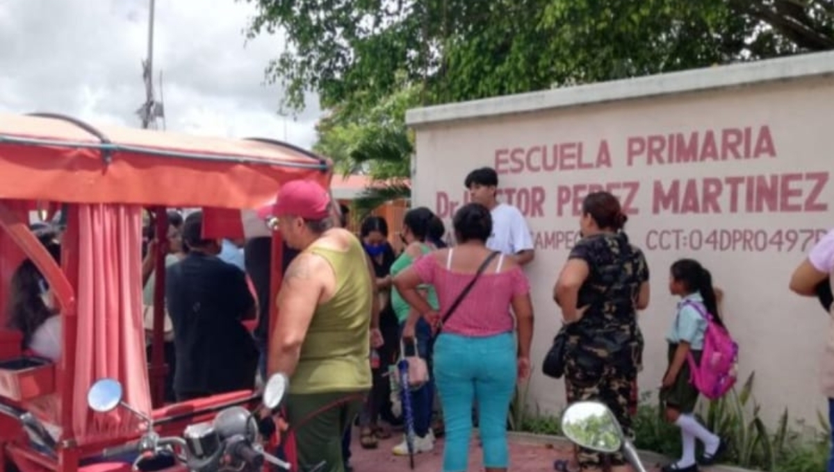 Los directivos de la primaria condicionan la lista de útiles escolares a cambio de 200 pesos Los directivos de la primaria condicionan la lista de útiles escolares a cambio de 200 pesos