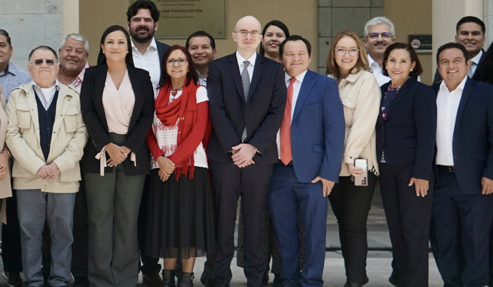 La asamblea fue para evaluar y dar seguimiento a los programas sociales que benefician a mexicanos.
