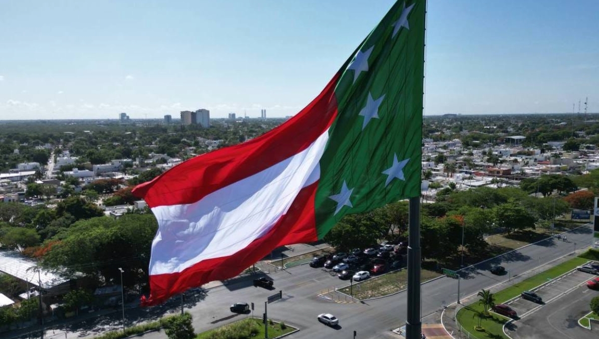 Después de 182 años, la bandera de Yucatán volvió a ondear