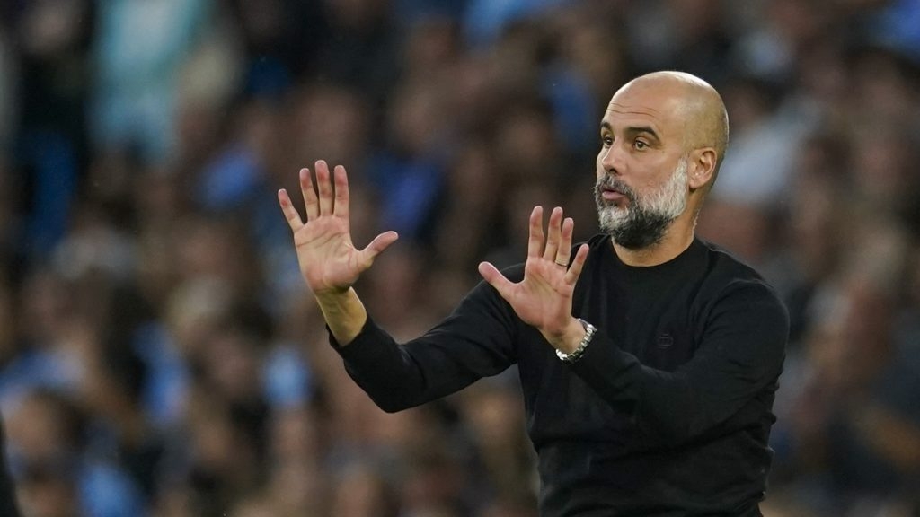 Pep Guardiola es operado de emergencia por dolores en la espalda