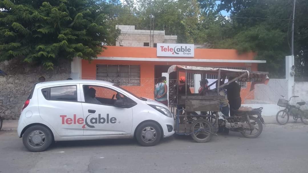 Hombres asaltan oficina de Telecable en Calkiní Hombres asaltan oficina de Telecable en Calkiní