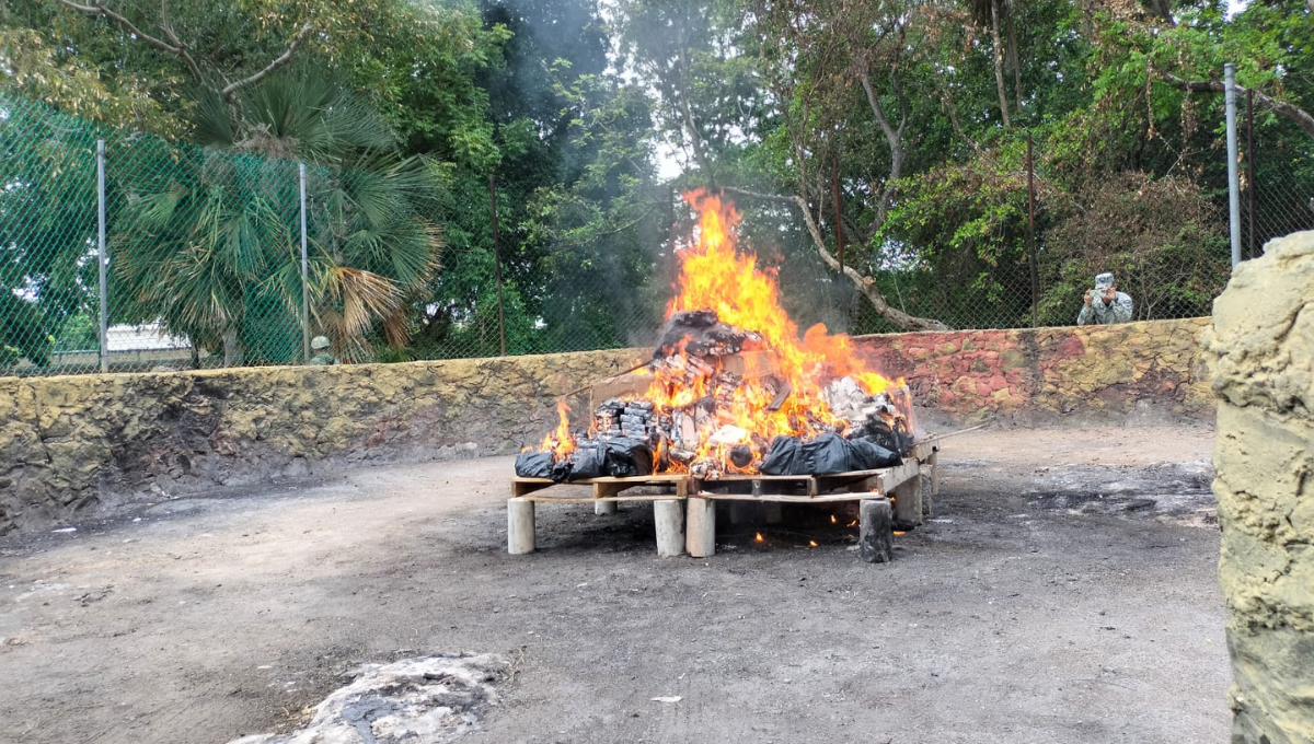 Lo incinerado forma parte de los aseguramientos realizados en Quintana Roo