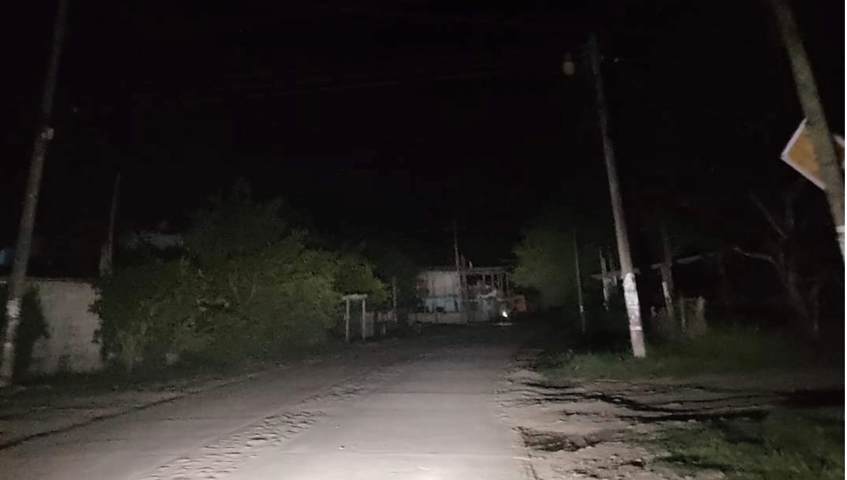 Los vecinos han reportado apagones, principalmente por las noches Los vecinos han reportado apagones, principalmente por las noches
