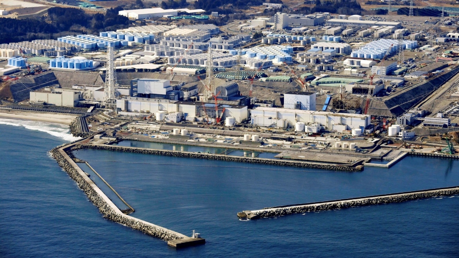 Agua de Fukushima vertida en el océano Pacífico es segura, afirma Japón