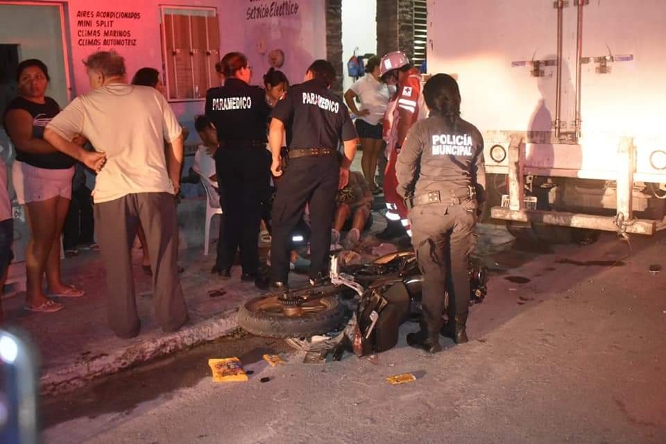 Motociclista se lesiona al ser embestido por un vehículo en Progreso Motociclista se lesiona al ser embestido por un vehículo en Progreso