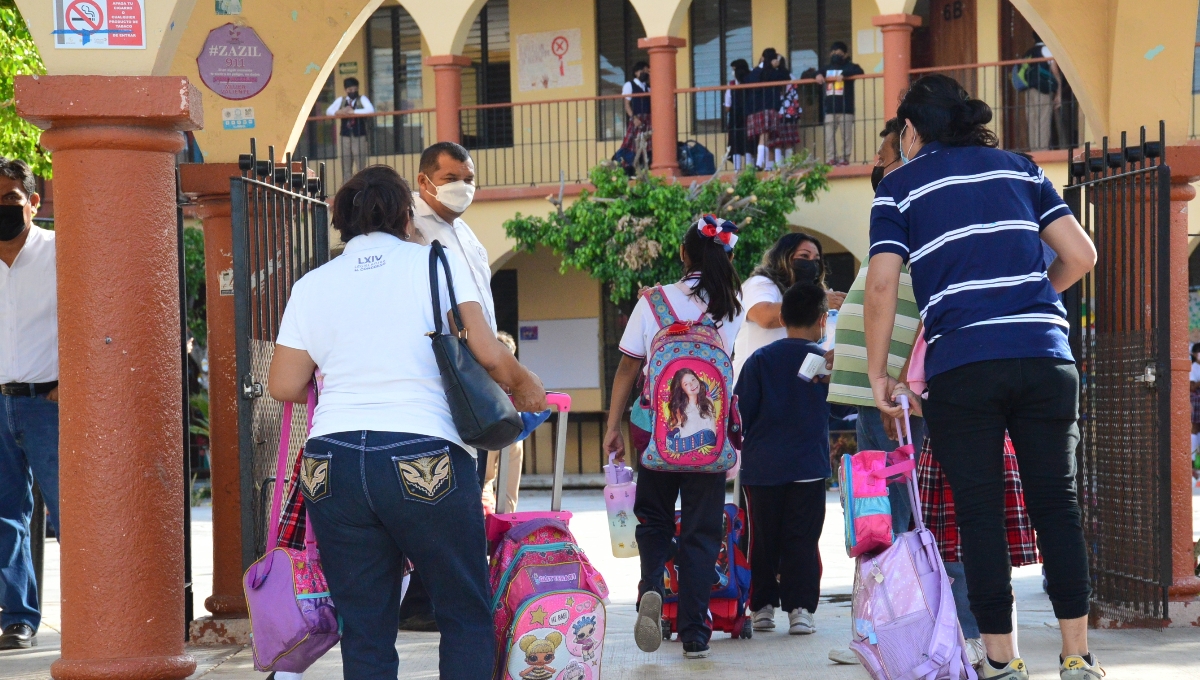 Los 11 mil 542 docentes ingresaron desde hace una semana, para llevar a cabo el taller intensivo de Consejo Técnico Escolar y de Formación Continua