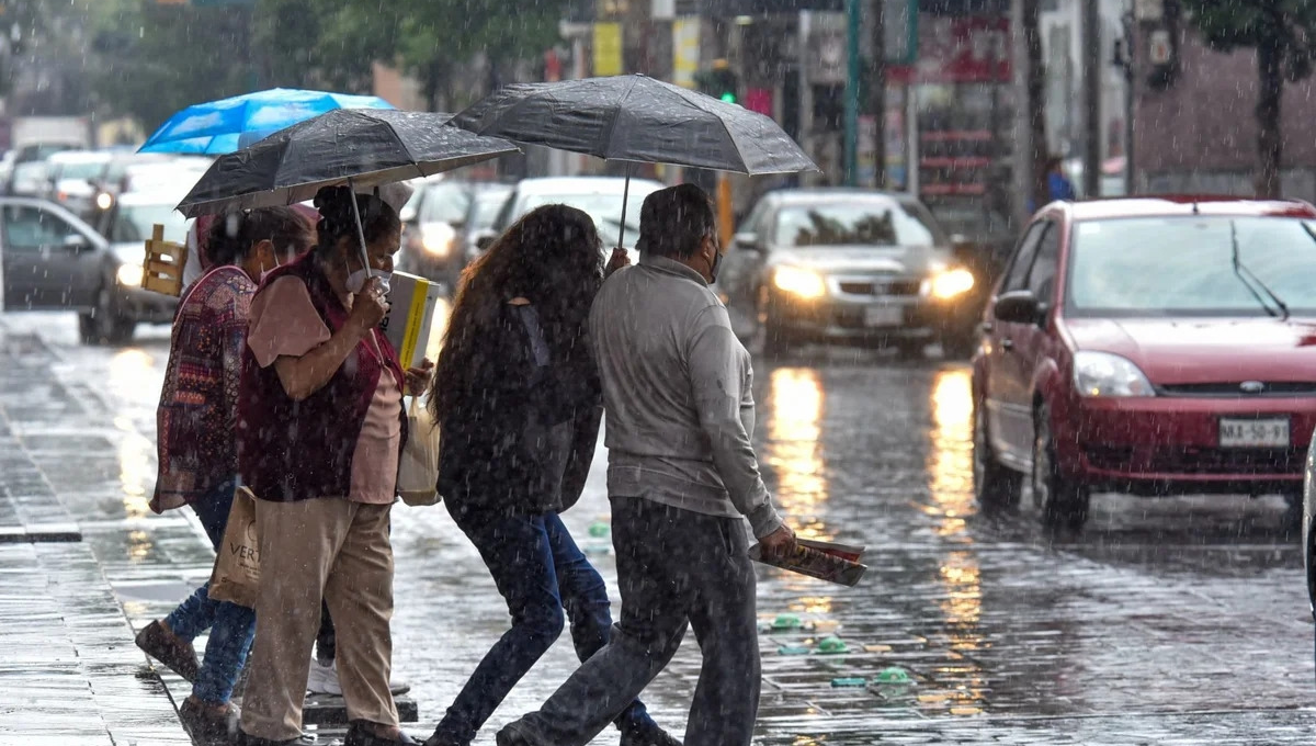 Se recomienda tomar precauciones ante las fuertes lluvias Se recomienda tomar precauciones ante las fuertes lluvias
