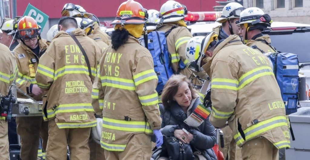 Descarrilamiento de vagones de un tren en Nueva York deja 10 heridos Descarrilamiento de vagones de un tren en Nueva York deja 10 heridos
