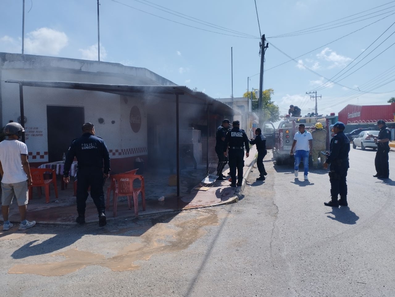 El incendio fue controlado, dejando daños materiales