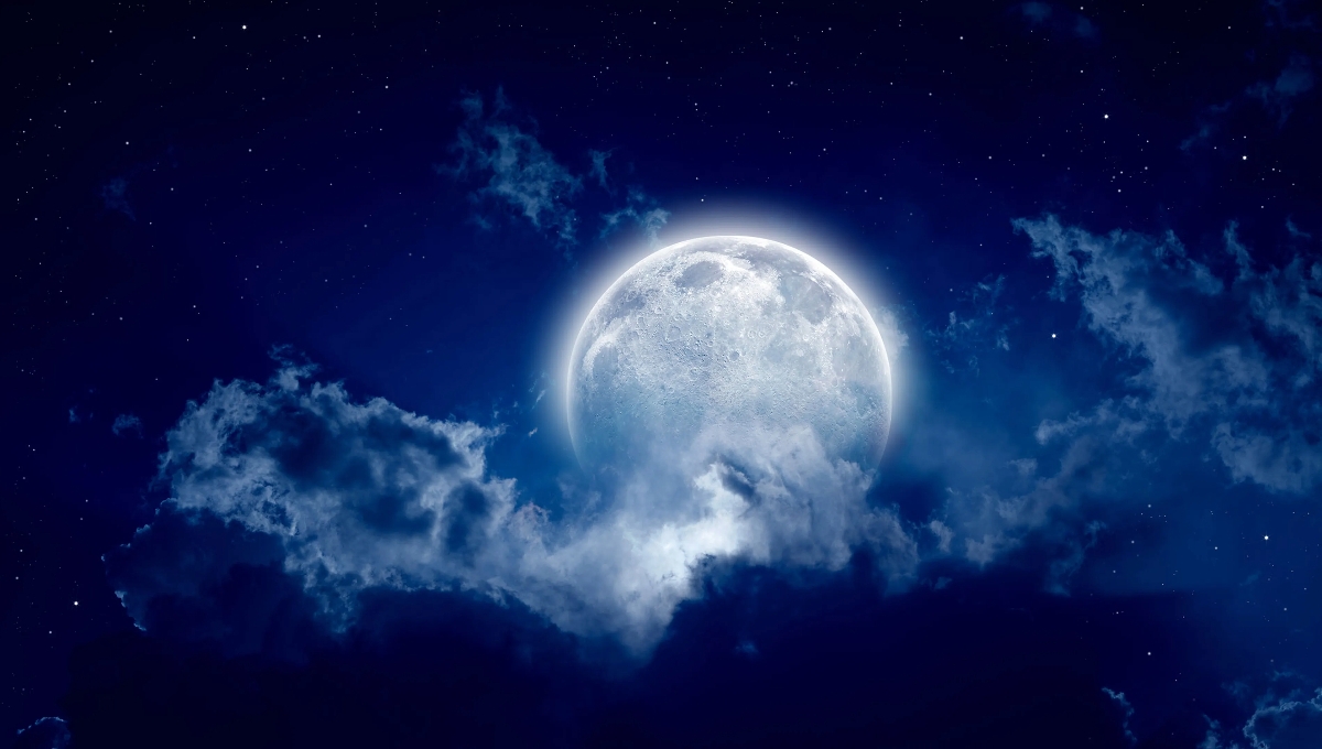Este fenómeno ocurre cuando la Tierra se sitúa entre la Luna y el Sol, tapando la luz del Sol que se refleja en la Luna
