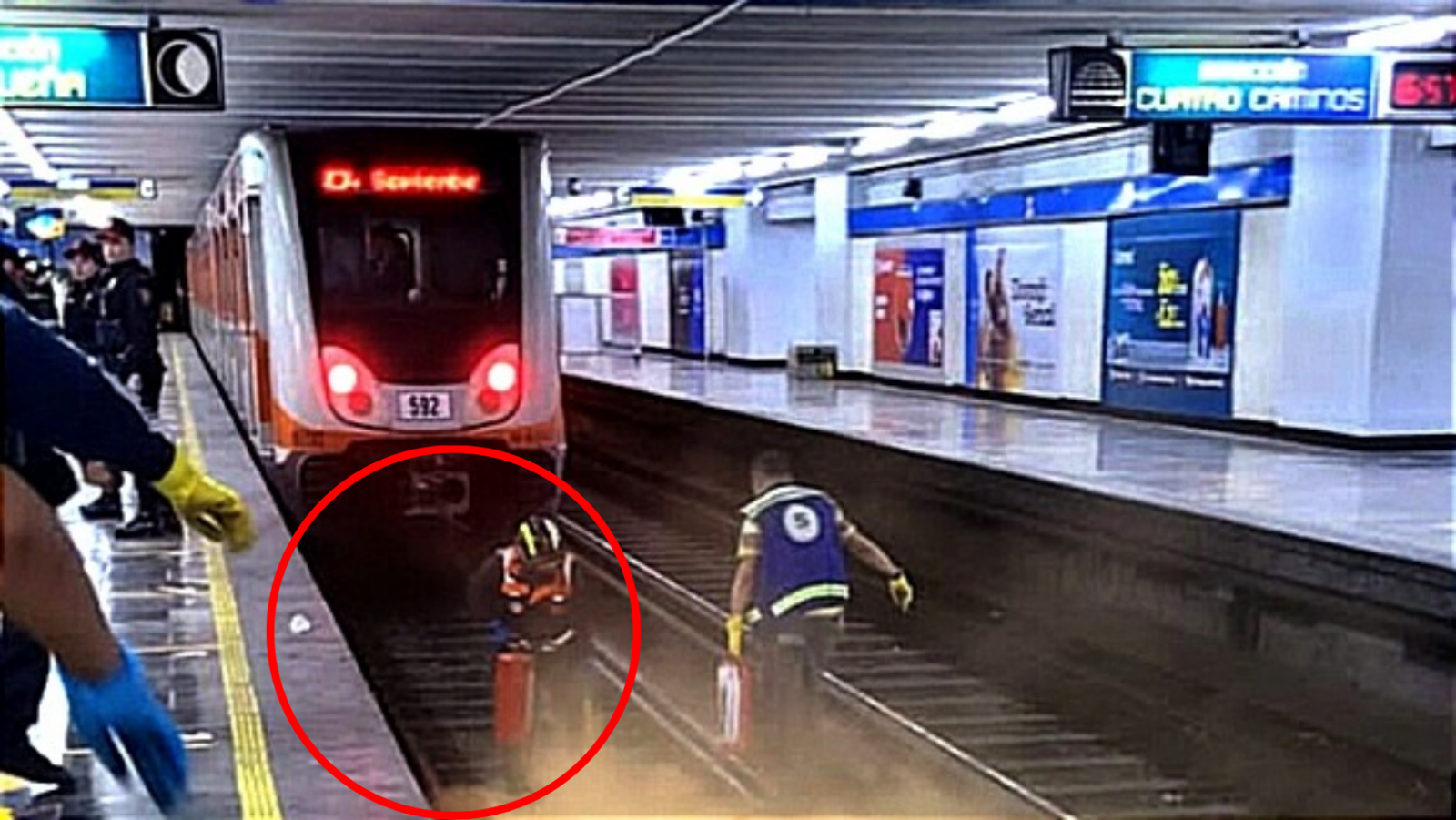 Una joven de 19 años fue empujada a las vías del Metro CDMX Una joven de 19 años fue empujada a las vías del Metro CDMX
