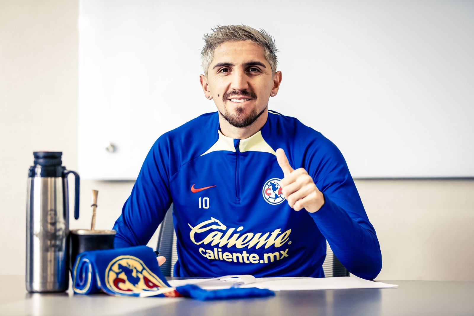 Diego Valdés renueva contrato con América hasta 2026