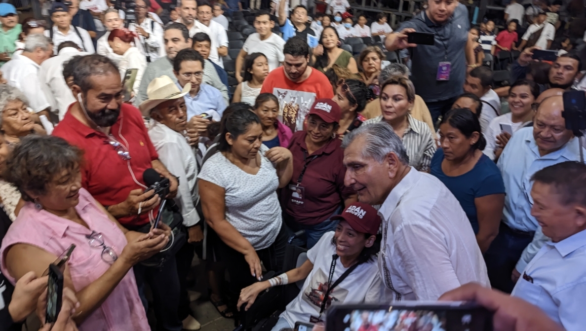 Adán Augusto reiteró que la pensión universal para adultos mayores aumentará a seis mil pesos en 2024, aunado a que los programas sociales continuarán brindándose