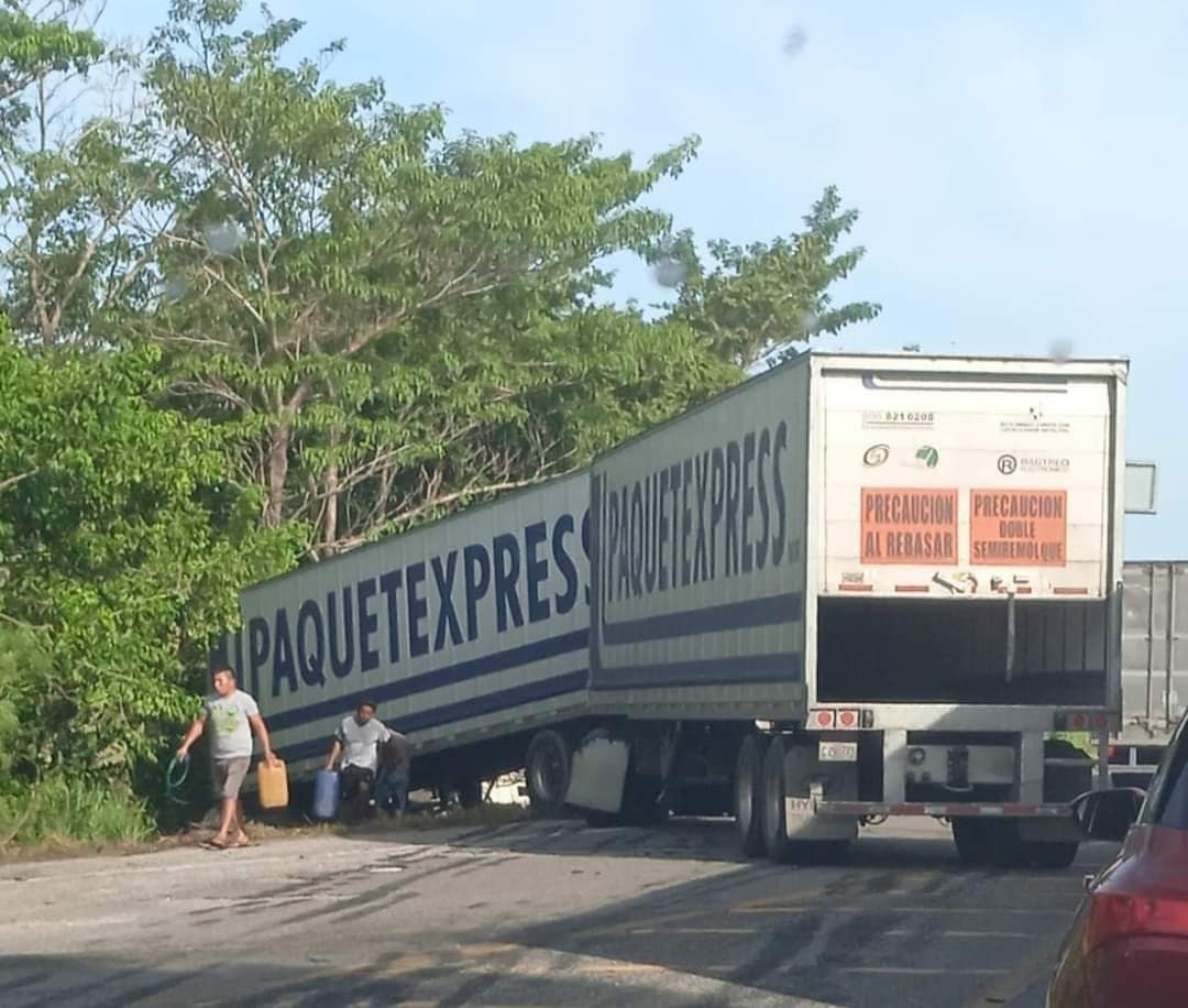 Dos personas resultaron heridos en el accidente en Atasta Dos personas resultaron heridos en el accidente en Atasta