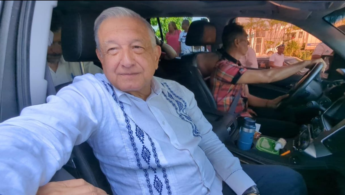 ANDRÉS Manuel López Obrador saludó a pobladores de Mahahual y de otras comunidades