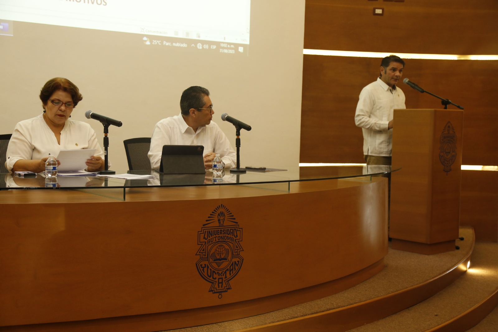 El documento fue presentado ante el Consejo Universitario por el abogado Jorge Herrera