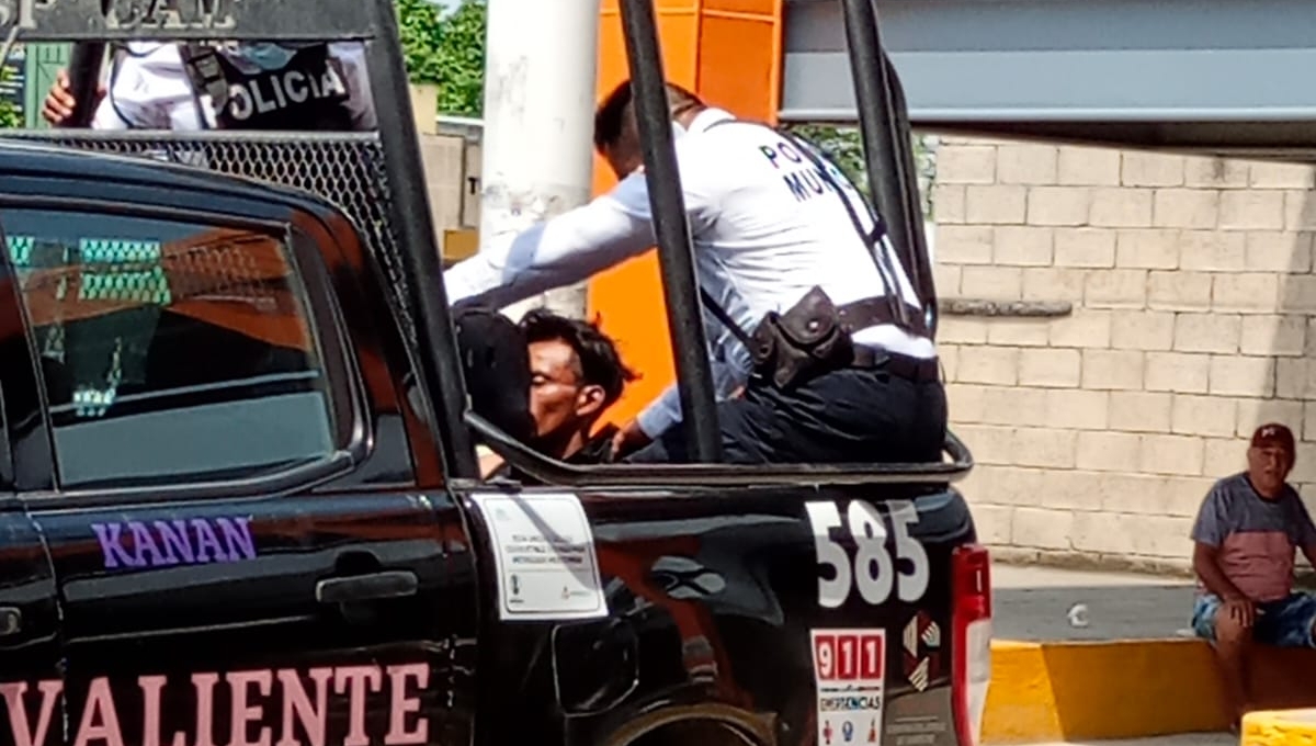 Detienen a un hombre por robar carne y galletas de un supermercado en Escárcega