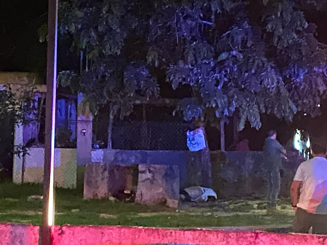 El cuerpo permaneció tirado a un costado del camino El cuerpo permaneció tirado a un costado del camino