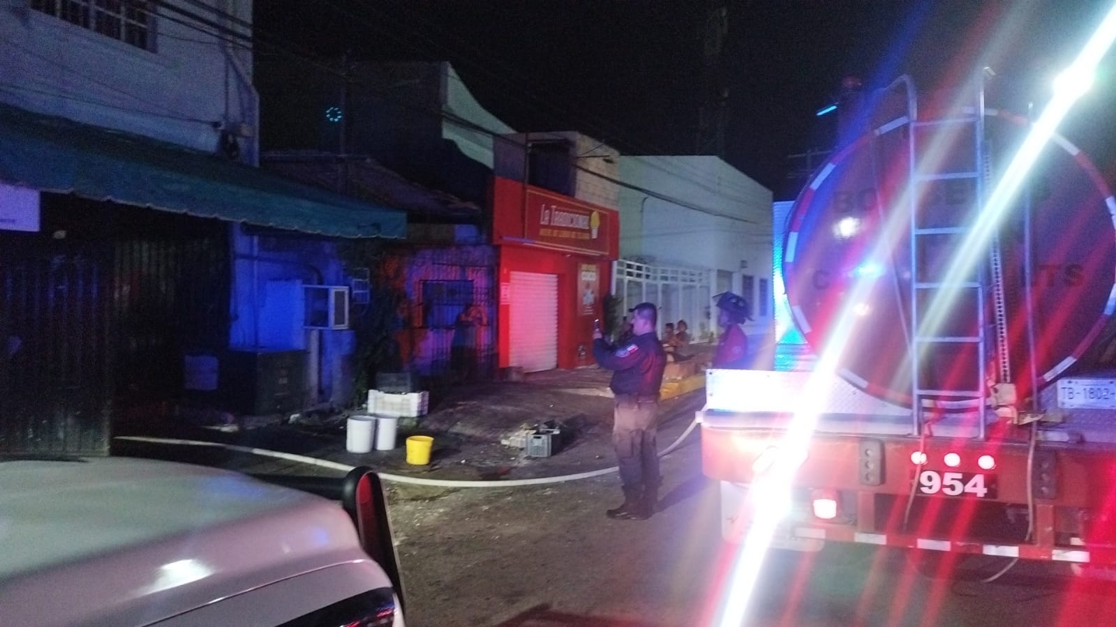 La zona fue acordonada para evitar un accidente mayor La zona fue acordonada para evitar un accidente mayor