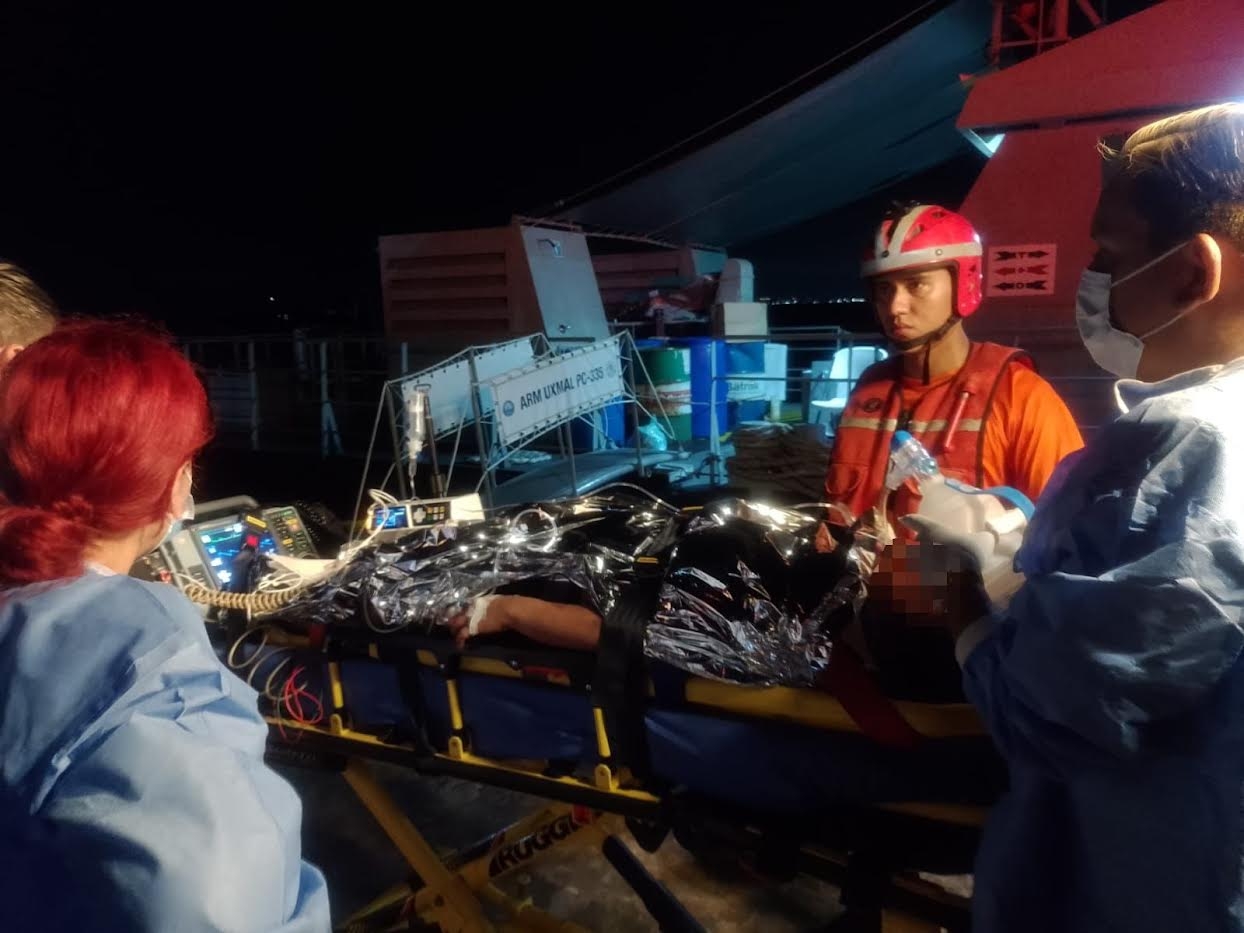 El equipo de rescate de la Semar de la Novena Región Naval brindó apoyó al Hospital Comunitario de Isla Mujeres El equipo de rescate de la Semar de la Novena Región Naval brindó apoyó al Hospital Comunitario de Isla Mujeres