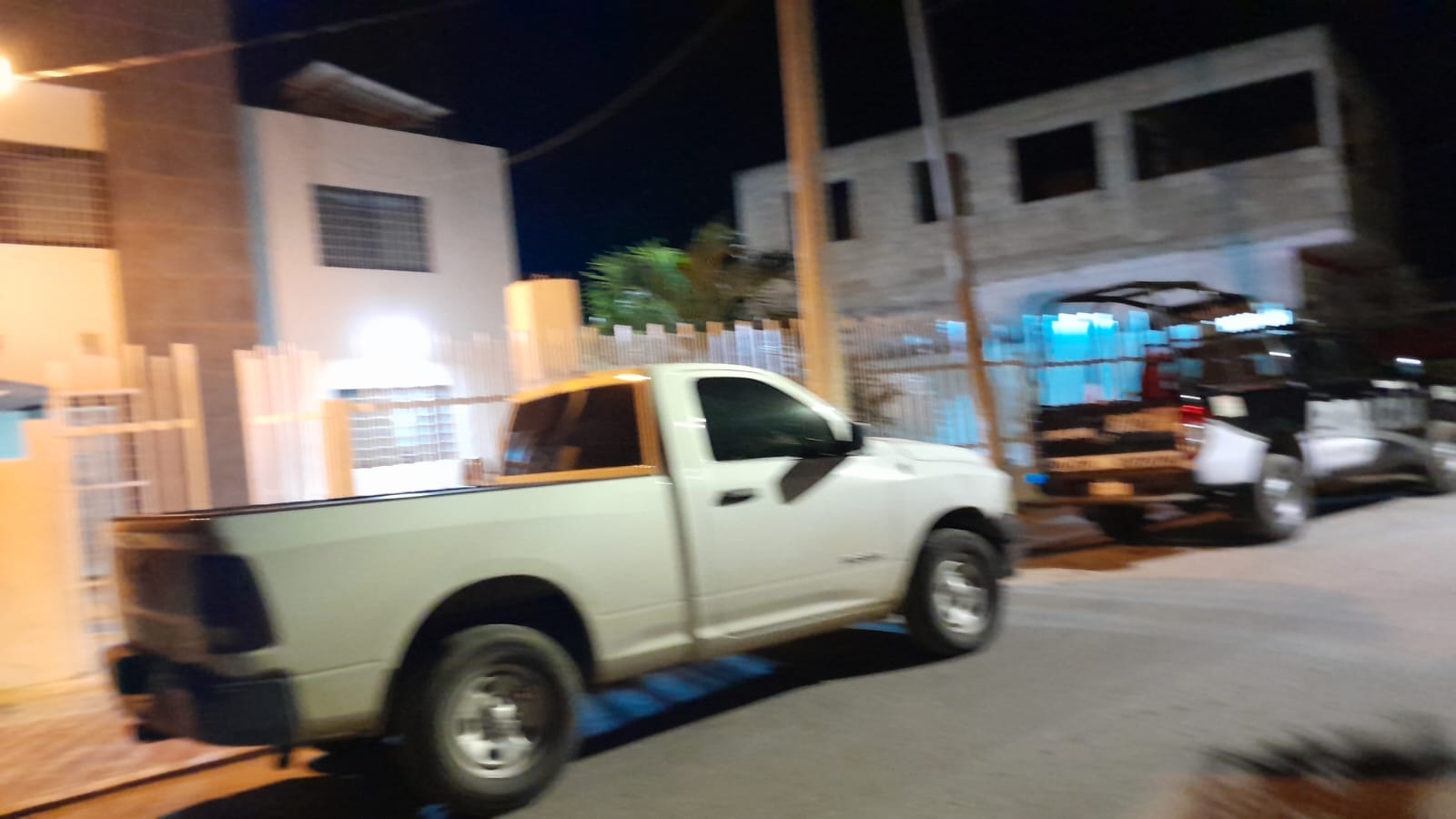 Una pareja de ladrones fue captada en video mientras robaba una tienda en Calkiní Una pareja de ladrones fue captada en video mientras robaba una tienda en Calkiní
