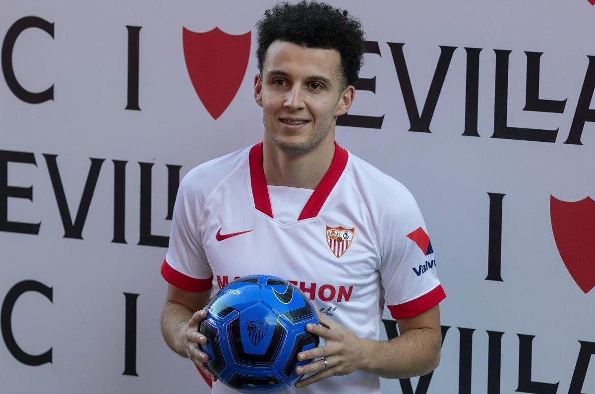 Oussama Idrissi fue compañero de Santiago Giménez en Holanda Oussama Idrissi fue compañero de Santiago Giménez en Holanda