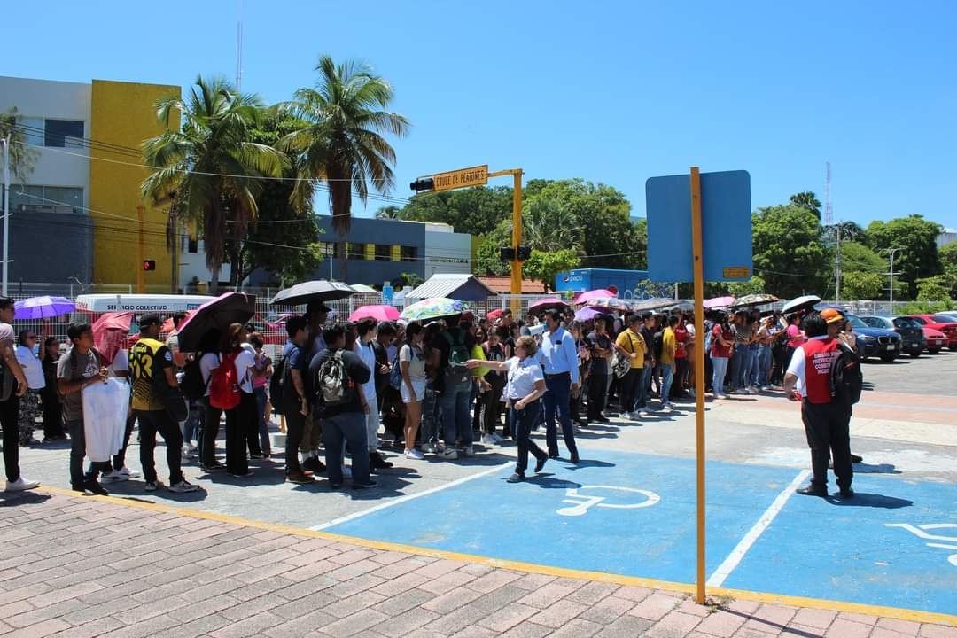 Los simulacros en Ciudad del Carmen se realizaron de manera simultánea en distintos puntos Los simulacros en Ciudad del Carmen se realizaron de manera simultánea en distintos puntos