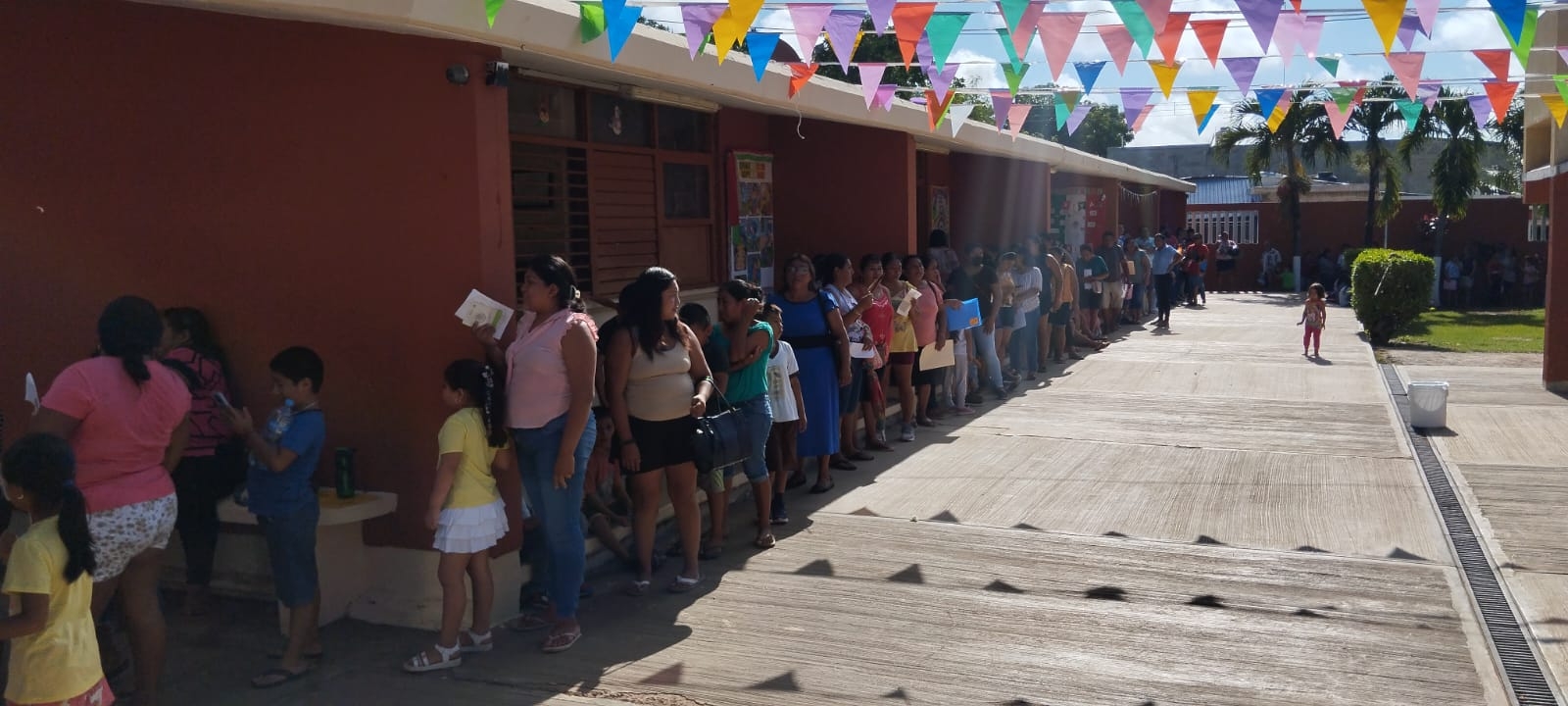 Únicamente se han conformado los comités de padres de familia Únicamente se han conformado los comités de padres de familia