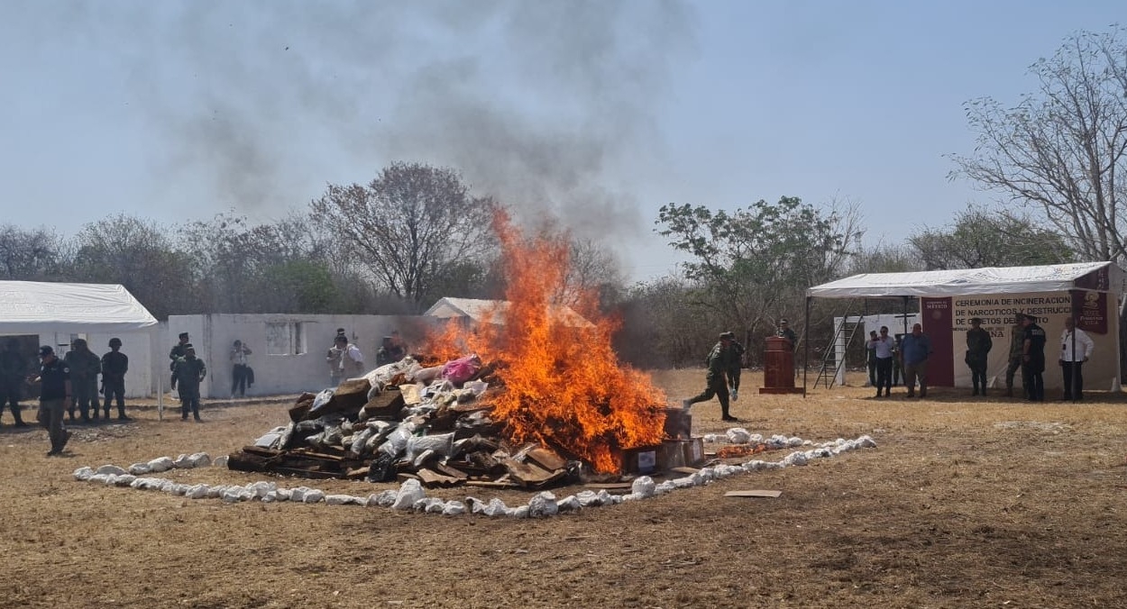 Fiscalía incinera más de 100 kilos de drogas aseguradas en Yucatán