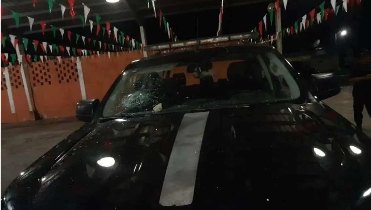 Policías de Tixcacalcupul intentan parar una riña y terminan huyendo del lugar