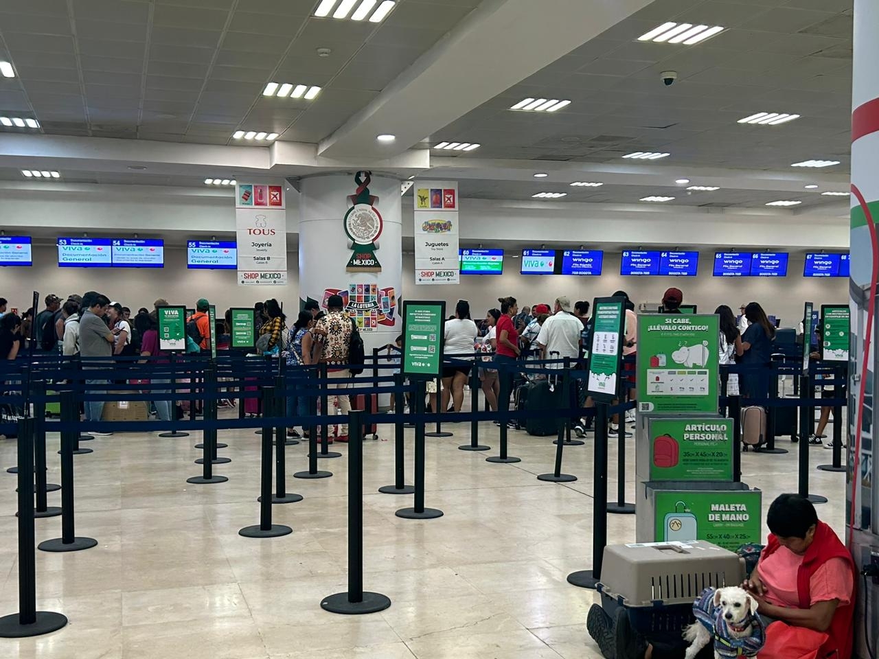 La afluencia de vuelos en el aeropuerto de Cancún es regular en la jornada de este jueves La afluencia de vuelos en el aeropuerto de Cancún es regular en la jornada de este jueves