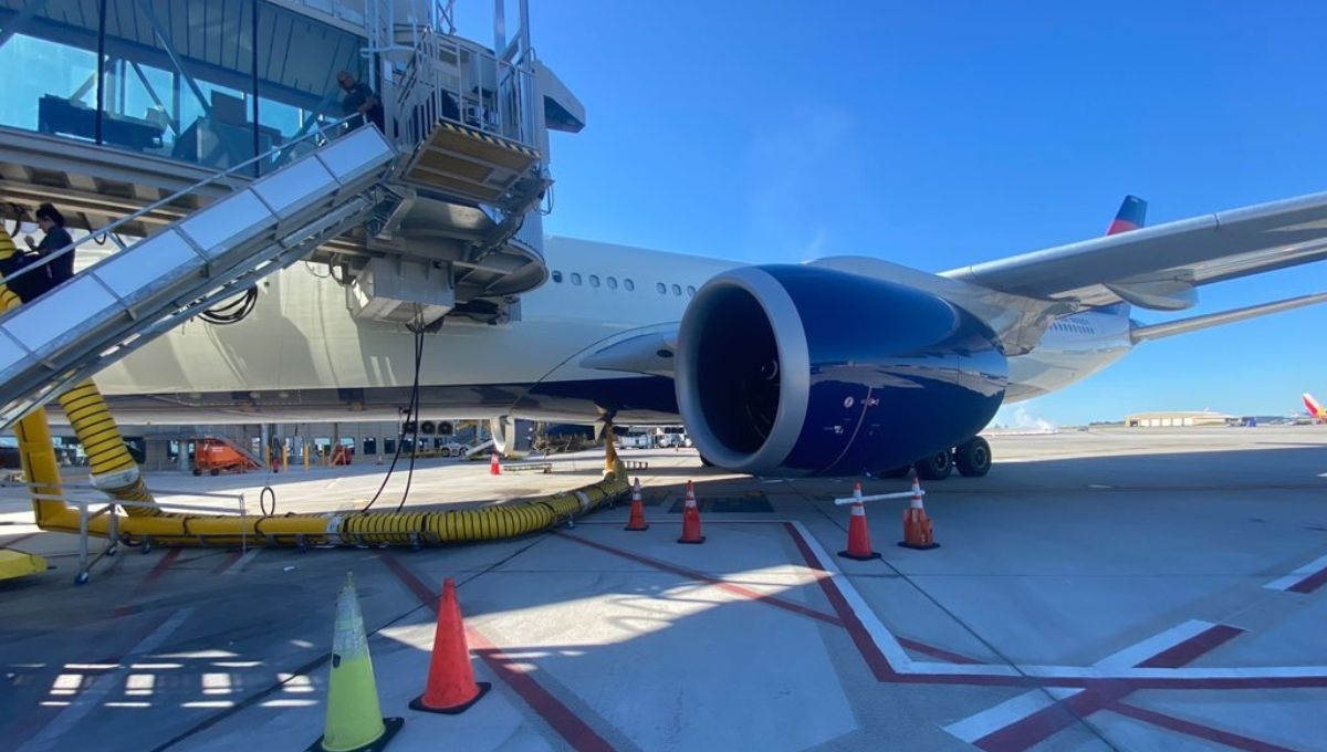 Debido a una falla mecánica, el avión que trasladaba a Pensilvania a los Acereros de Pittsburgh, debió aterrizar de emergencia en Kansas City