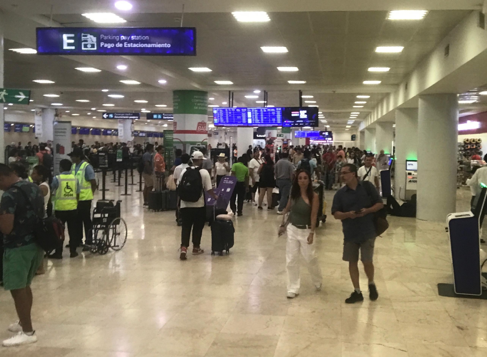 Los vuelos cancelados son nacionales e internacionales Los vuelos cancelados son nacionales e internacionales