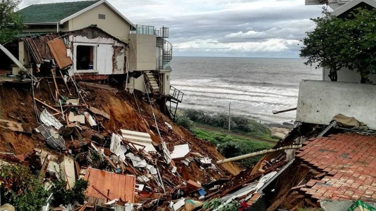 Inundaciones en Sudáfrica causan la muerte de 8 personas