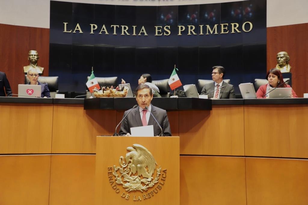 El secretario de Hacienda Rogelio Ramírez de la O comparece ante el Senado de la República