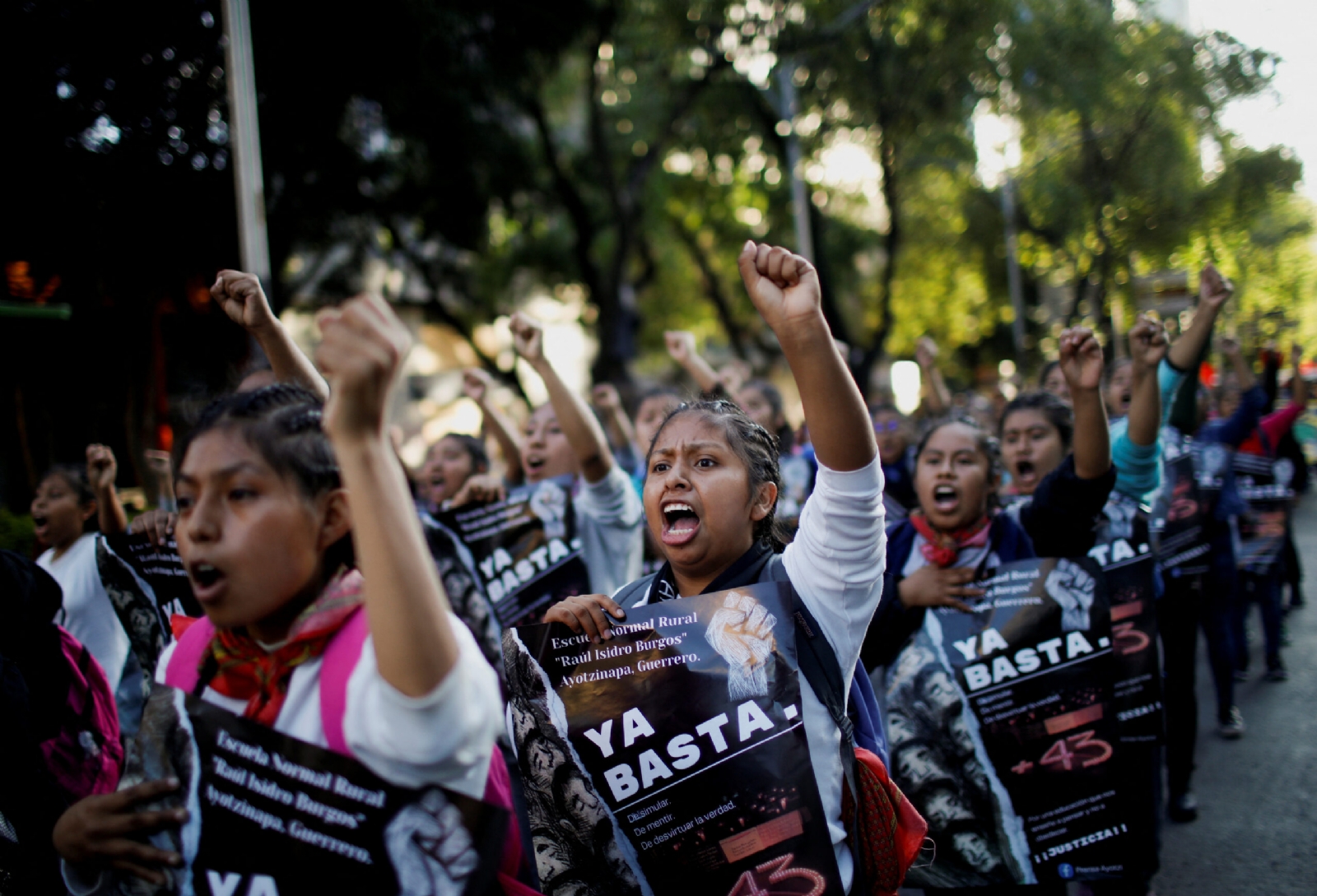 Los padres de los normalistas piden apoyo para encontrar a sus hijos